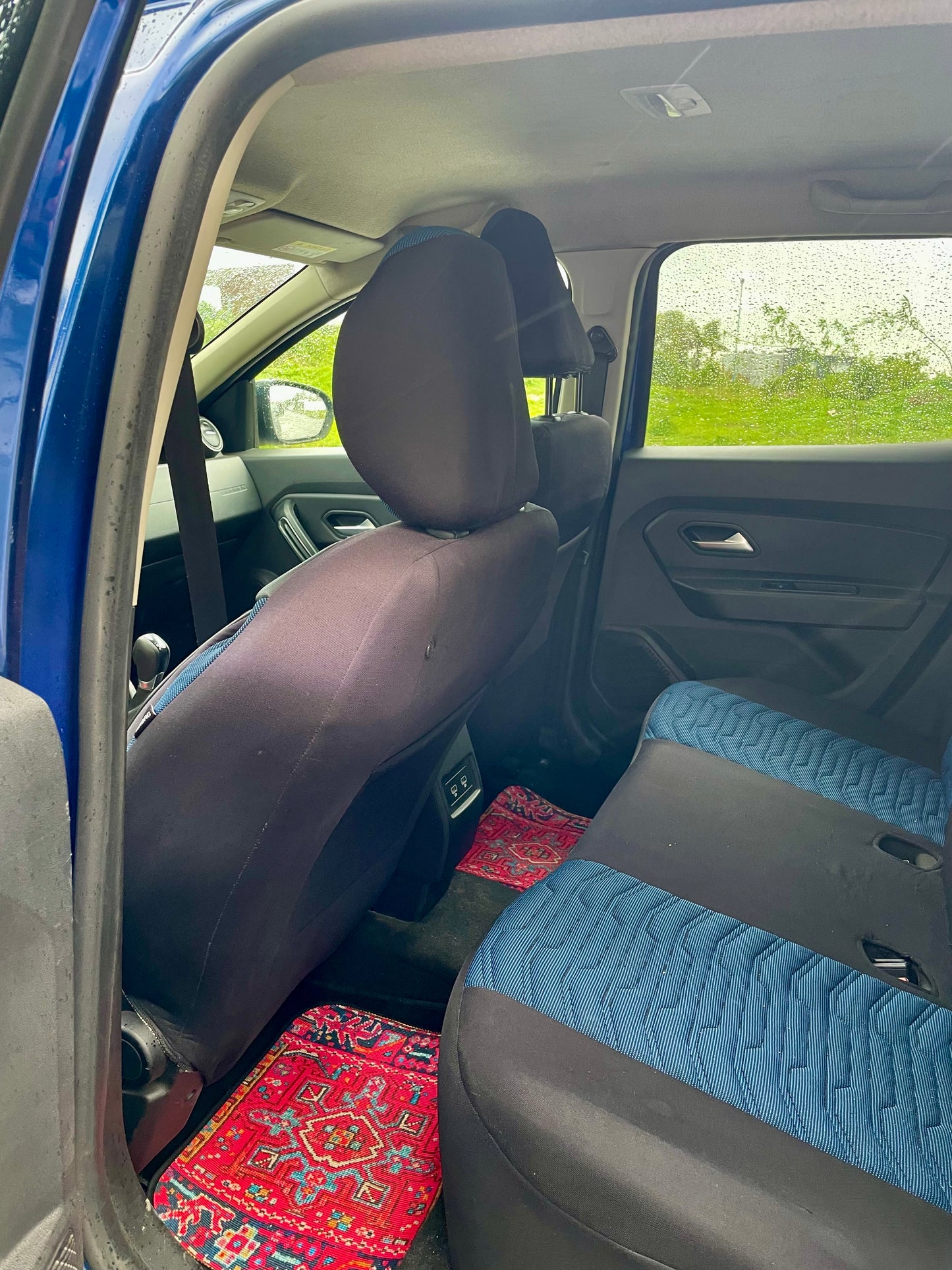 طقم سجاد سيارة بتصميم شرقي عريق – لمسة فخامة لسيارتك